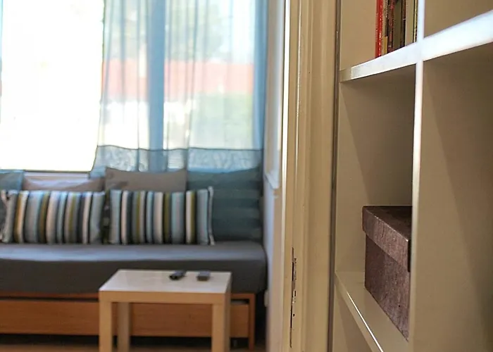 Early Sunshine Apartment