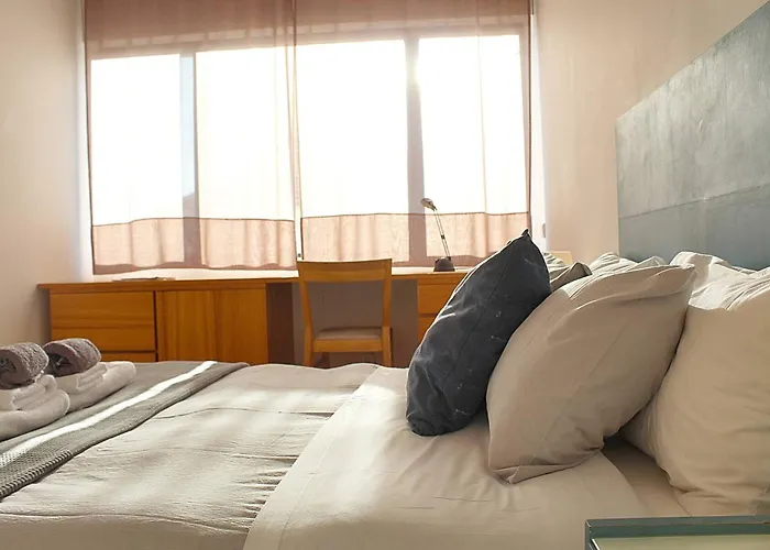 Early Sunshine Apartment